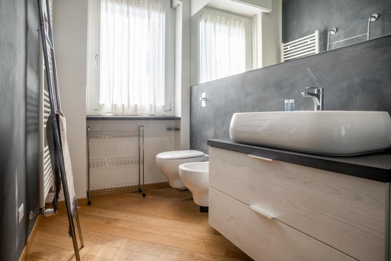 Elegante Bilocale In Zona Tortona Apartment Milan Bagian luar foto