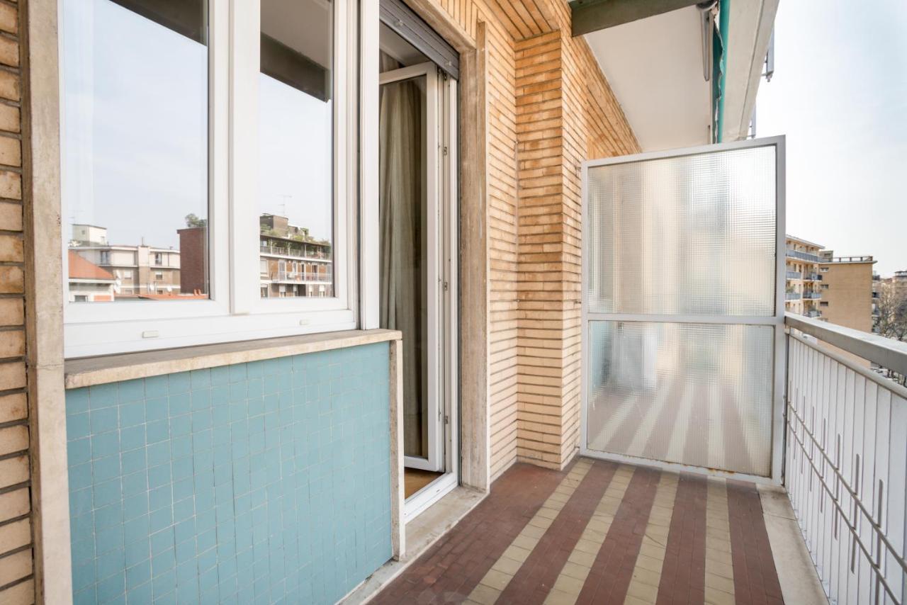 Elegante Bilocale In Zona Tortona Apartment Milan Bagian luar foto